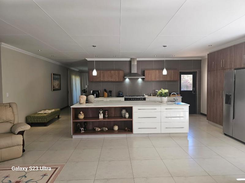 4 Bedroom Property for Sale in Heather Park Western Cape